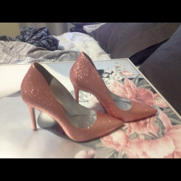 Micheal Kors Keke Glitter 100mm Pumps In Pink - Picture 3 of 4